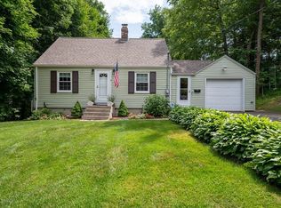 5 Colonial Dr, Leicester, MA 01524