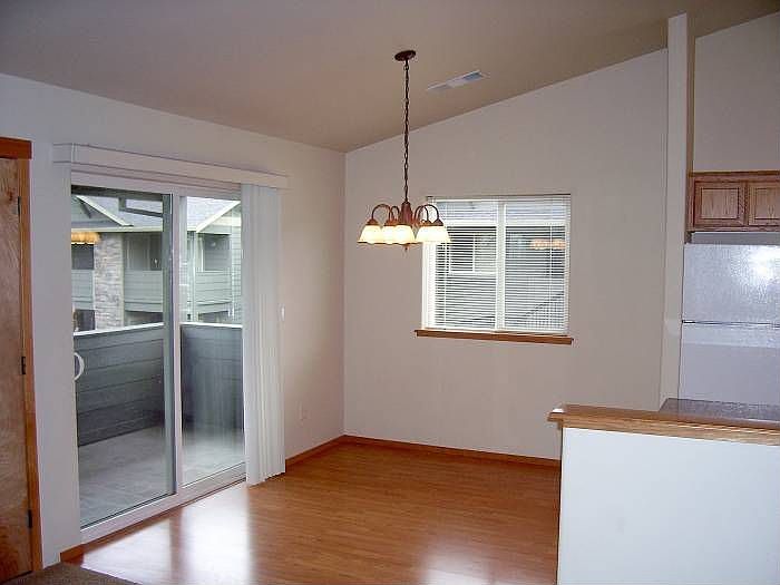 Apt. dining area