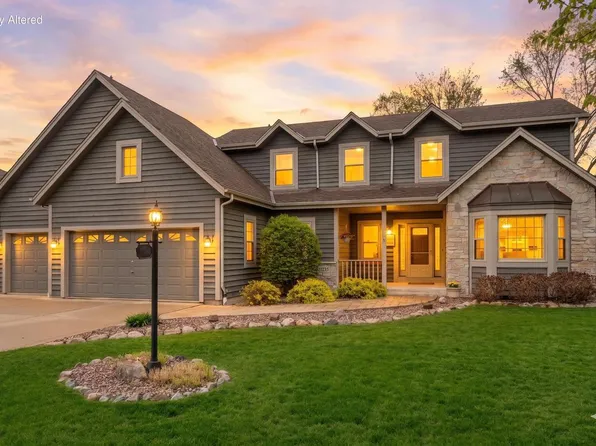 12355 W Whitaker AVENUE, Greenfield, WI 53228