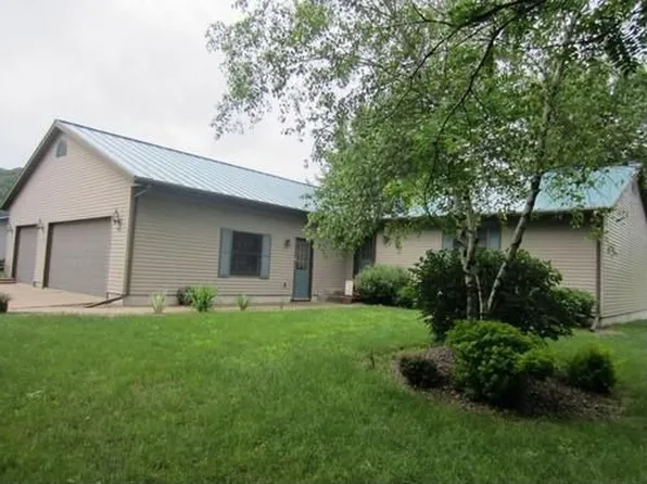 1104 Dellwood St, Boscobel, WI 53805