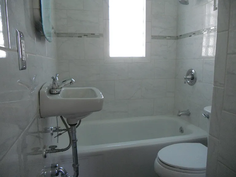 441 Spring Ave NE — Photo 6