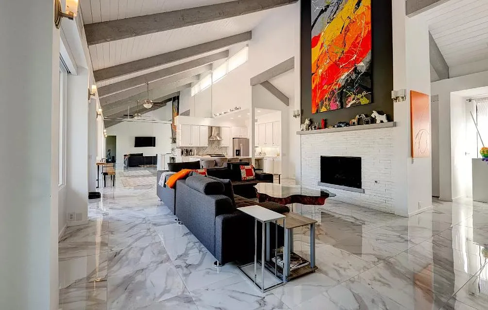 135 Desert West Dr — Photo 3