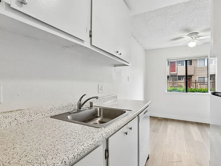 Parkview Village Apartments — Photo 11