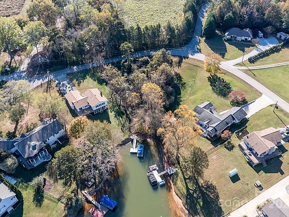 2nd image of 212 Ponderosa Cir