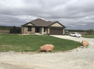 610 Freeman Cir, Adams, NE 68301