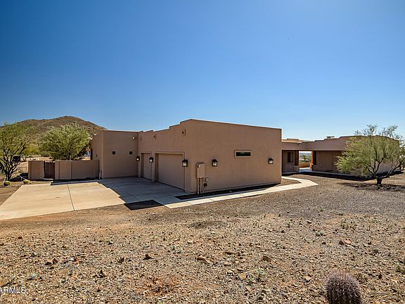 2nd image of 1121 E SADDLE MOUNTAIN Road