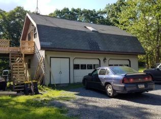 141 Blue Eddy Rd, Hawley, PA 18428