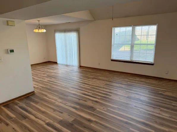 625 N Wrigley Ln, Lawrence, KS 66044