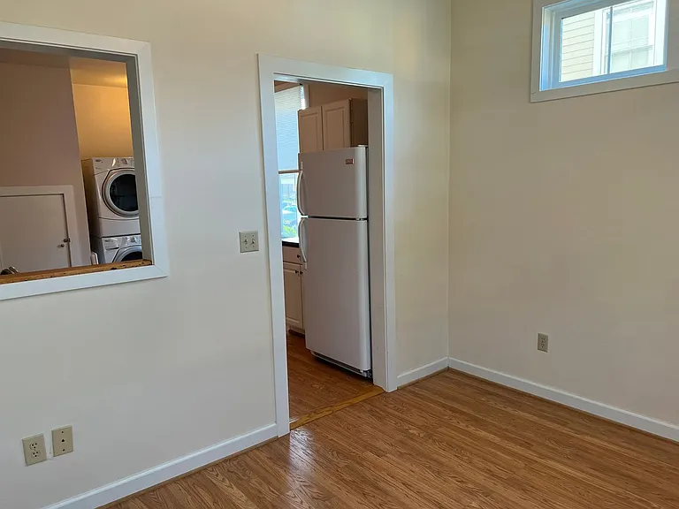 1122 Market St E — Photo 22