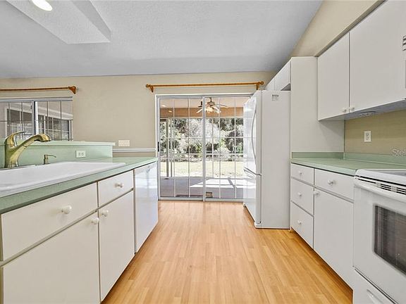 3rd image of 5098 San Luis Ter