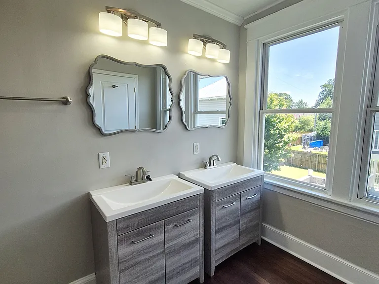 2113 Barton Ave — Photo 40