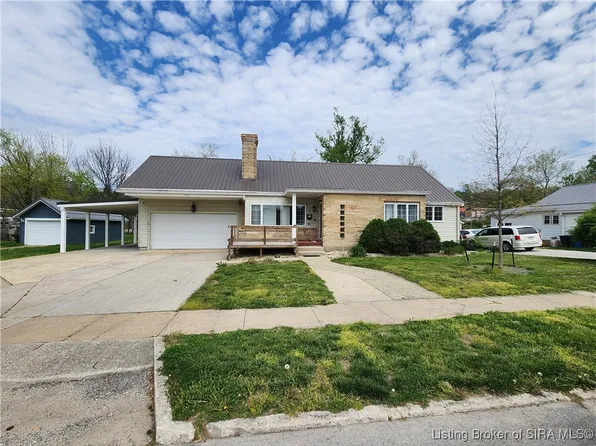 524 W Water Street, Paoli, IN 47454