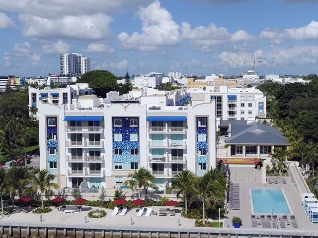Live in the Art of Miami