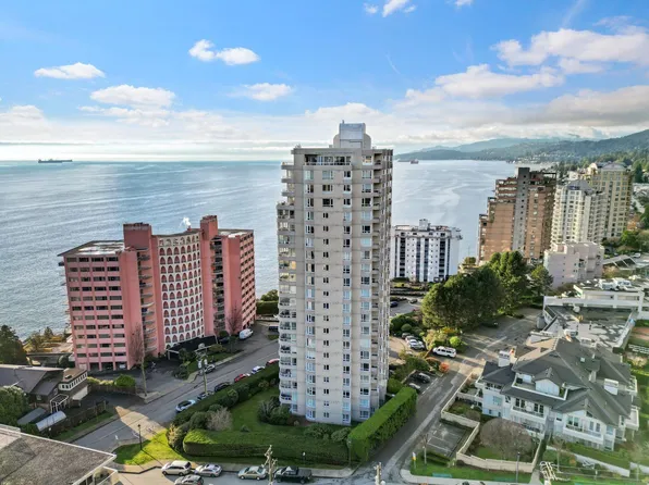 2203 Bellevue Ave #1502, West Vancouver, BC V7V 4V7