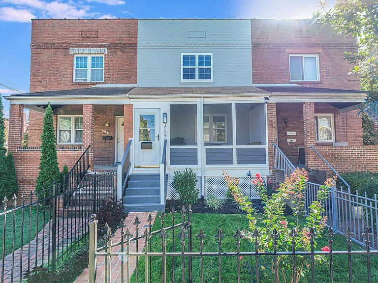 3107 Montrose Ave — Photo 5
