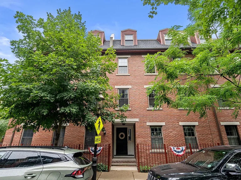 3 Devens St #2 — Photo 4