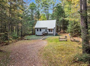 52 Lakeview Rd, Shutesbury, MA 01072