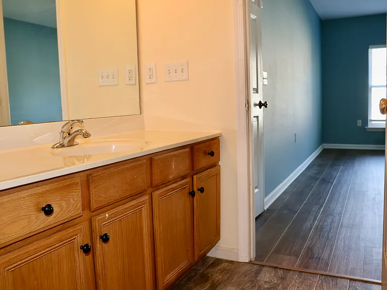 44 Courtyard Dr — Photo 30