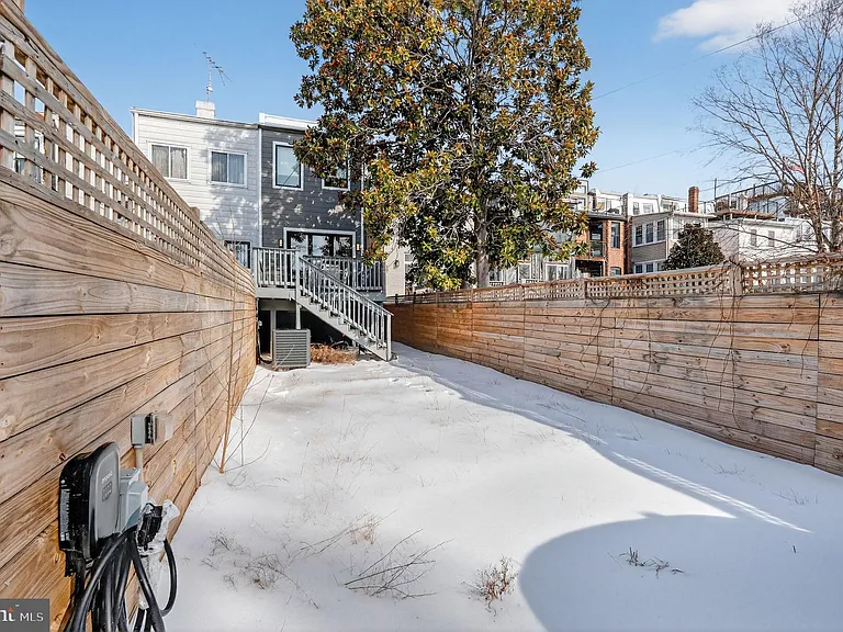 32 Adams St NW — Photo 58
