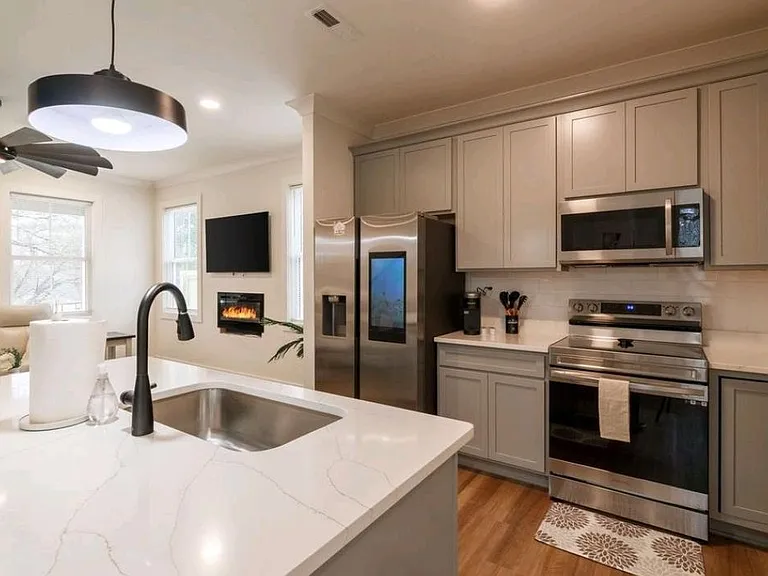 305 West Ave — Photo 7