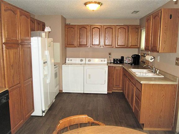 5th image of 1331 Byron Dr