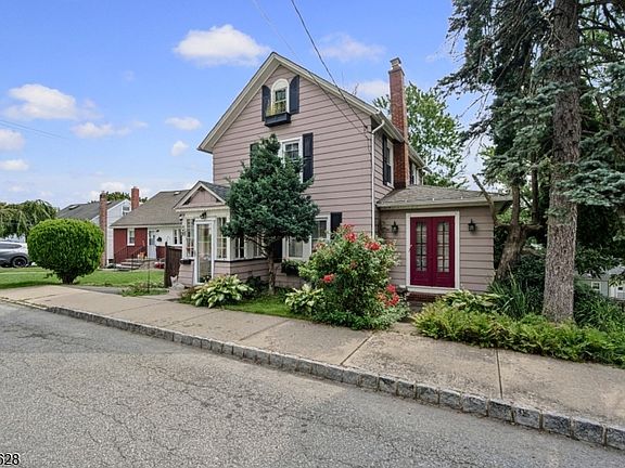 3rd image of 34 E Munson Ave