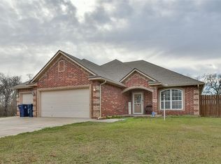 5651 Old Town St, Newalla, OK 74857