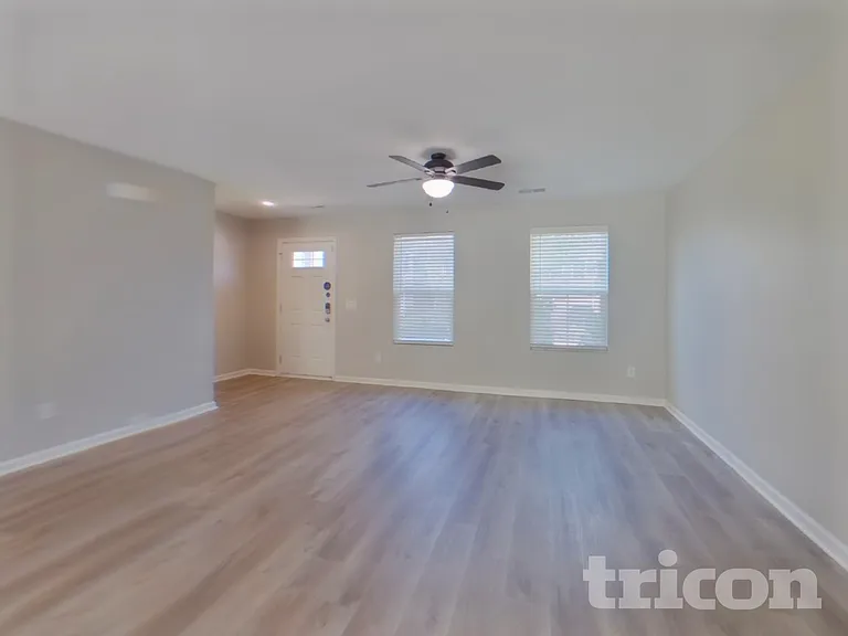 120 Castlebrook Dr — Photo 4