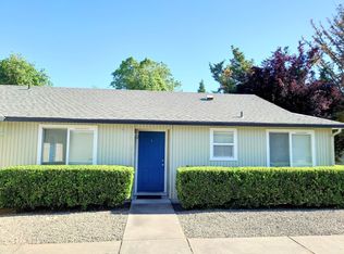 322 Lorraine Ave APT A, Eagle Point, OR 97524