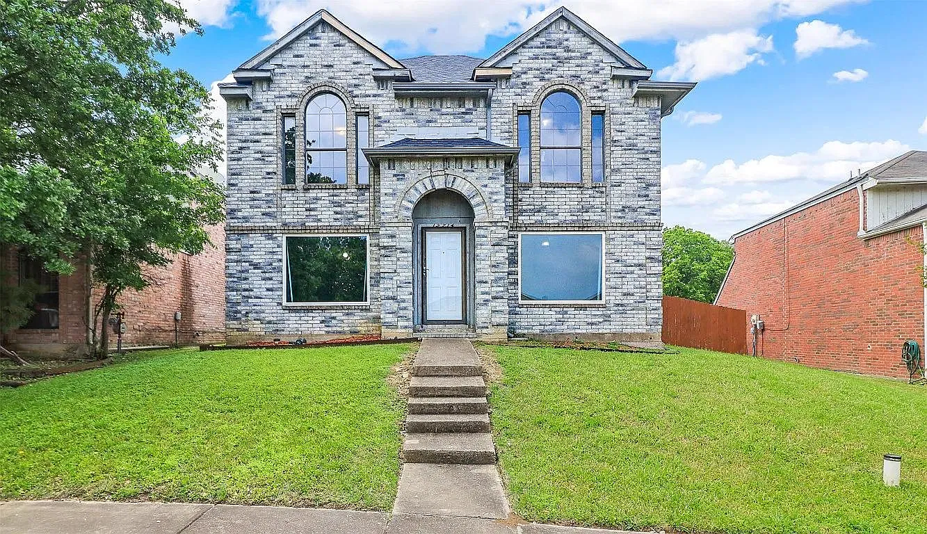 12714 Hilltop Dr — Photo 1