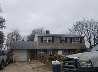 122 Hamlet Rd, Levittown, NY 11756