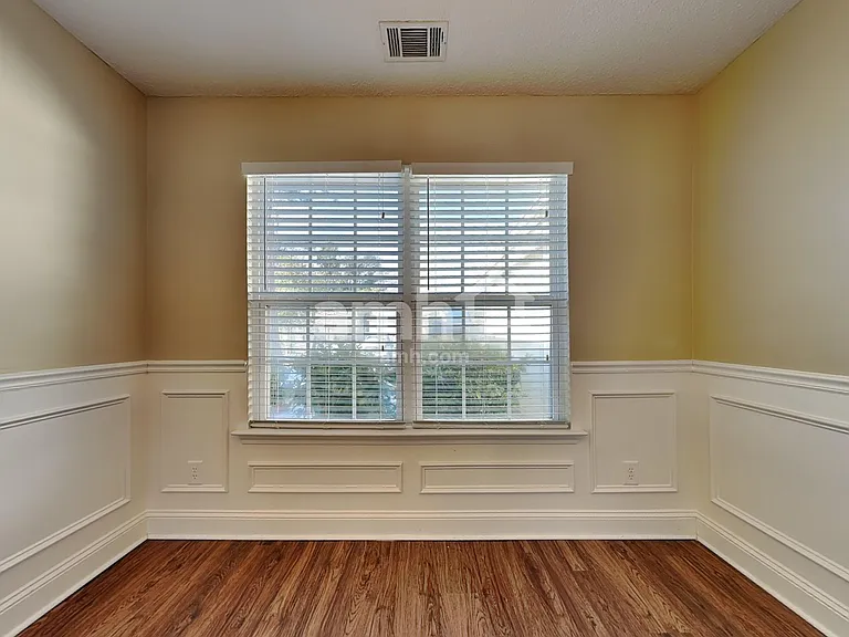 738 Laurel Hill Cir — Photo 6