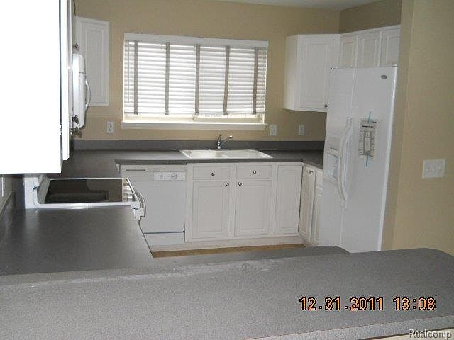2nd image of 29411 Glen Oaks Blvd E #1