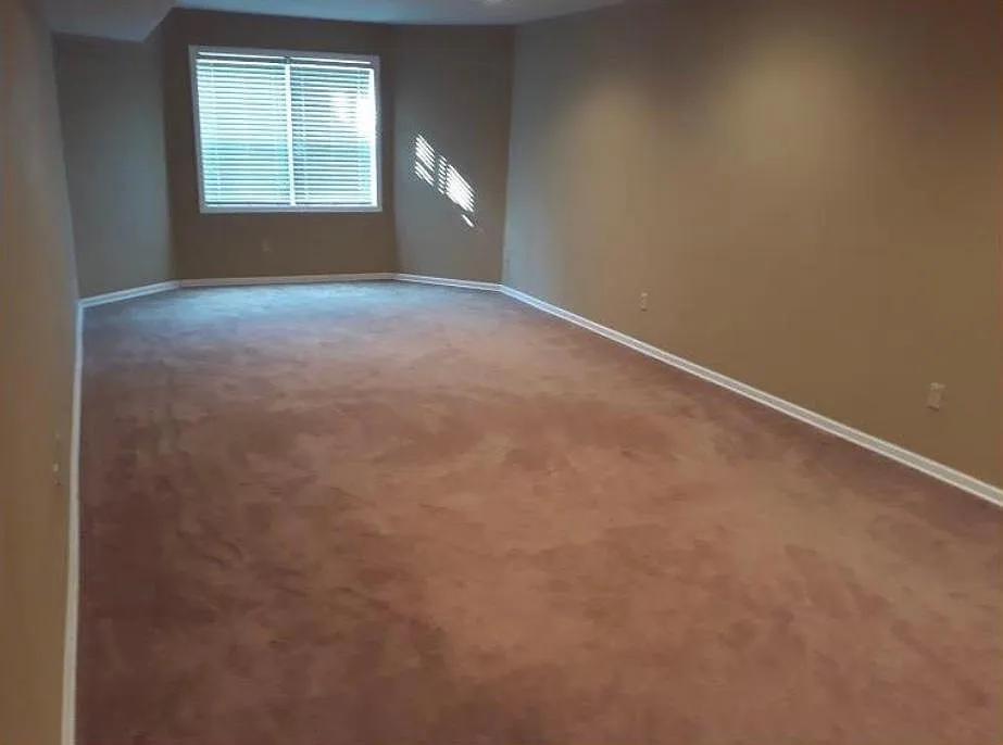 3 bed, 2428 sqft, $1,500 — Photo 3