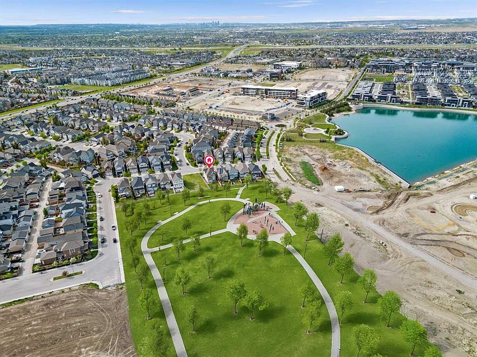 1st image of 27 NE Mahogany Cres SE