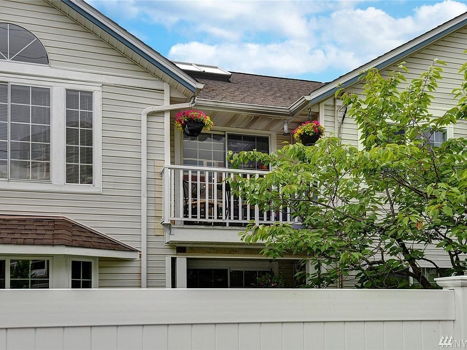 1st image of 18545 Linden Ave N APT 15