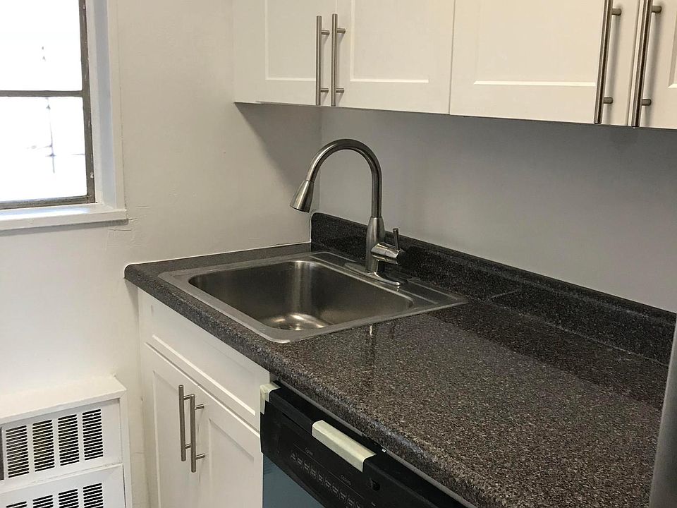 1st image of 700 Victory Blvd APT 5P