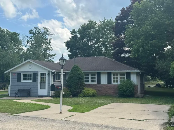 9004 N Rock River Dr, Edgerton, WI 53534