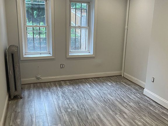 2nd image of 870 Saint Johns Pl APT 1