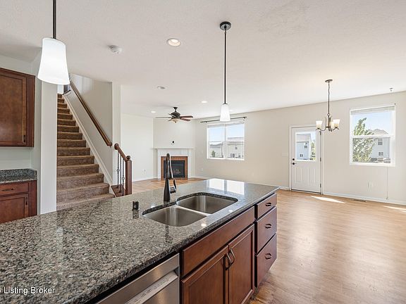 5th image of 11716 Chandler Ct