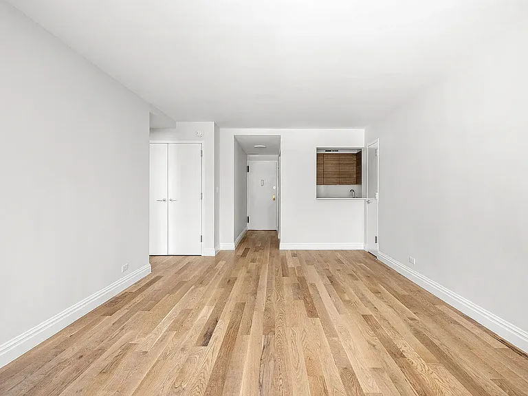 360 E 65th St #10C — Photo 5