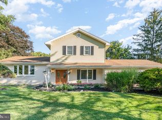 4306 Meadowcrest Rd, Harrisburg, PA 17112