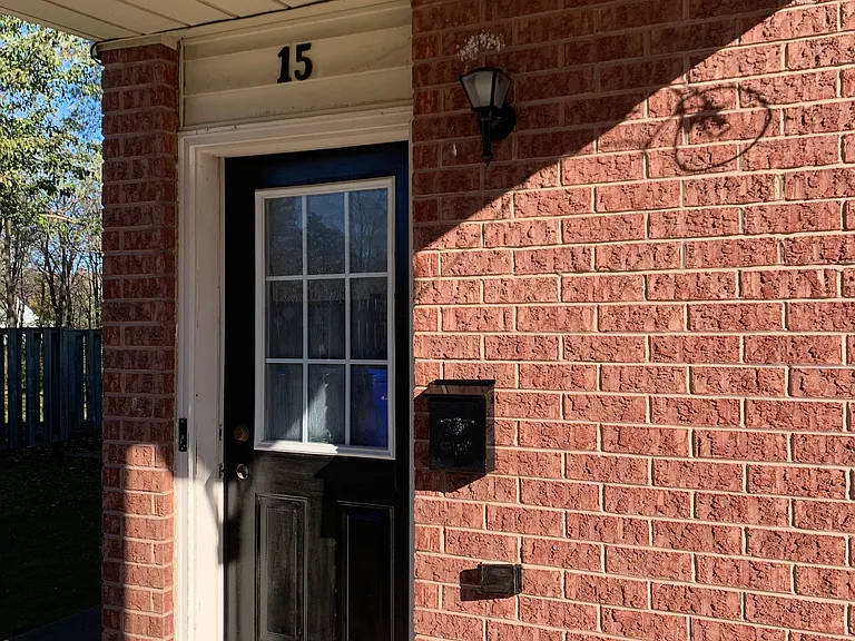 303 Killaly St W — Photo 26