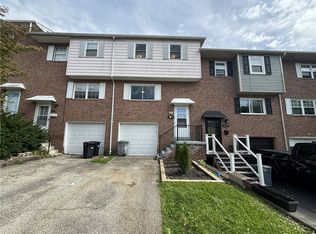 971 Academy Heights Dr, Greensburg, PA 15601