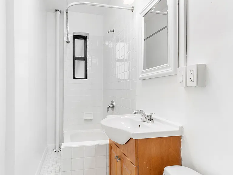 328 W 12th St #4N — Photo 4