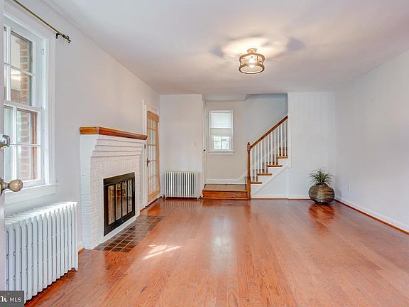 4th image of 2303 Breton Dr