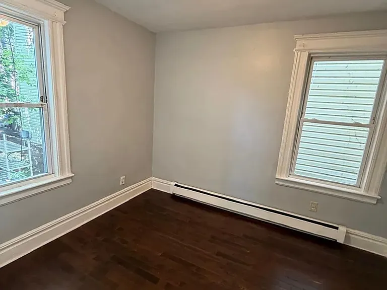 253 Amherst St #1R — Photo 7