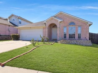 6104 Rising Meadow Dr, Arlington, TX 76018