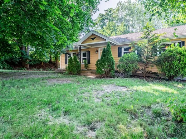 126 Casino Ave, Chicopee, MA 01013