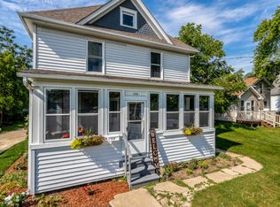 539 Washington St, Woodstock, IL 60098
